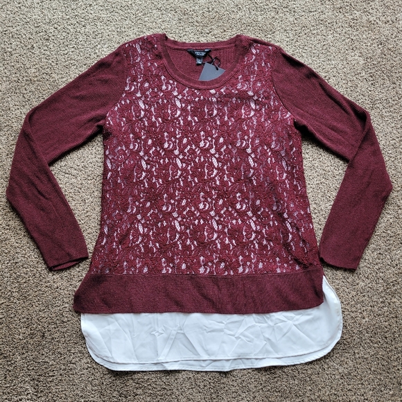 NWT Simply Vera Vera Wang Womens Blouse L Biking Red Nightfall WV64S407RS Lace - Picture 1 of 10